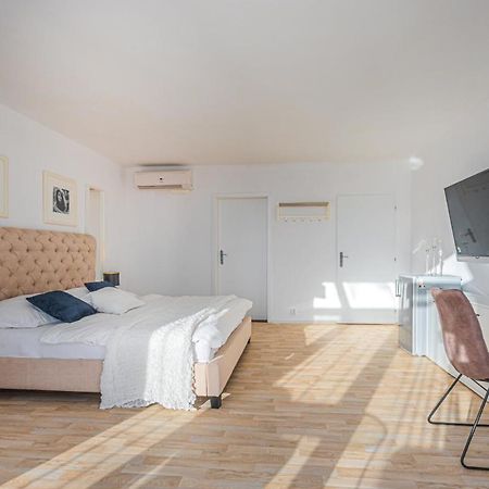 Apartment Jane Praha Bagian luar foto